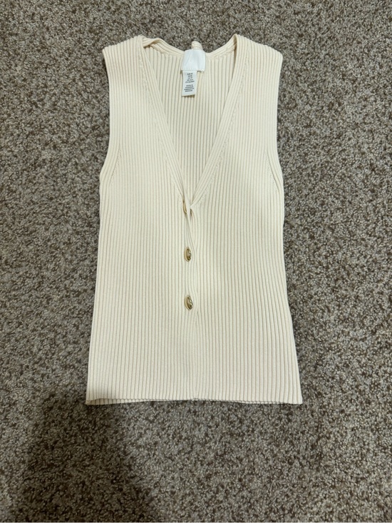 H&M Sweaters - H&M Cream Ribbed V-Neck Sleeveless Top with Button Detail